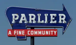 parlier sign 2