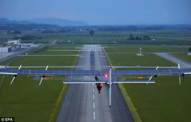Solar-powered Impulse 2 makes maiden flight